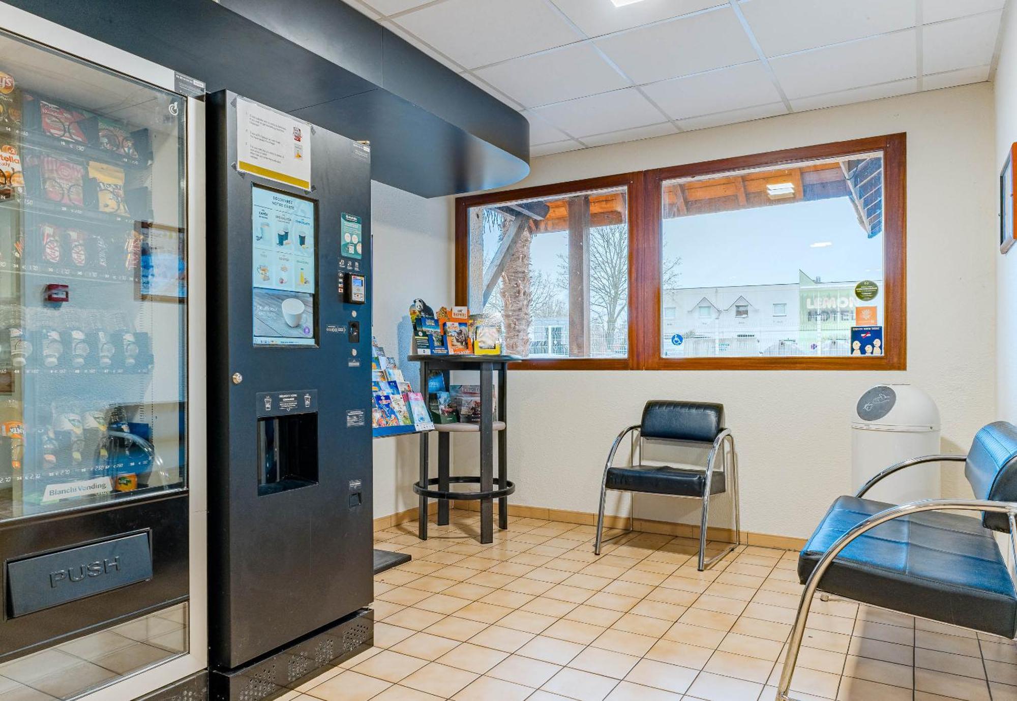 B&B Hotel Châtellerault Zewnętrze zdjęcie